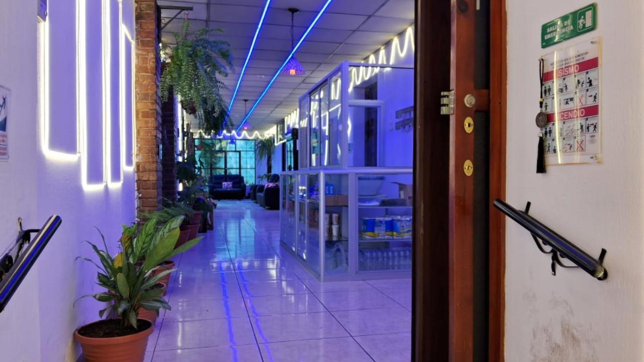 Hotel Kamelot Parque Central Реталулеу Екстер'єр фото
